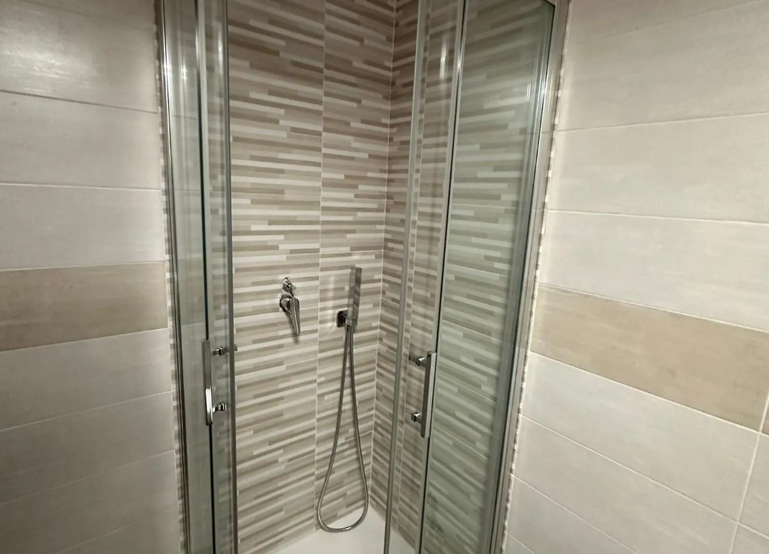 דירה נאפולי Portanova 6 Guest House