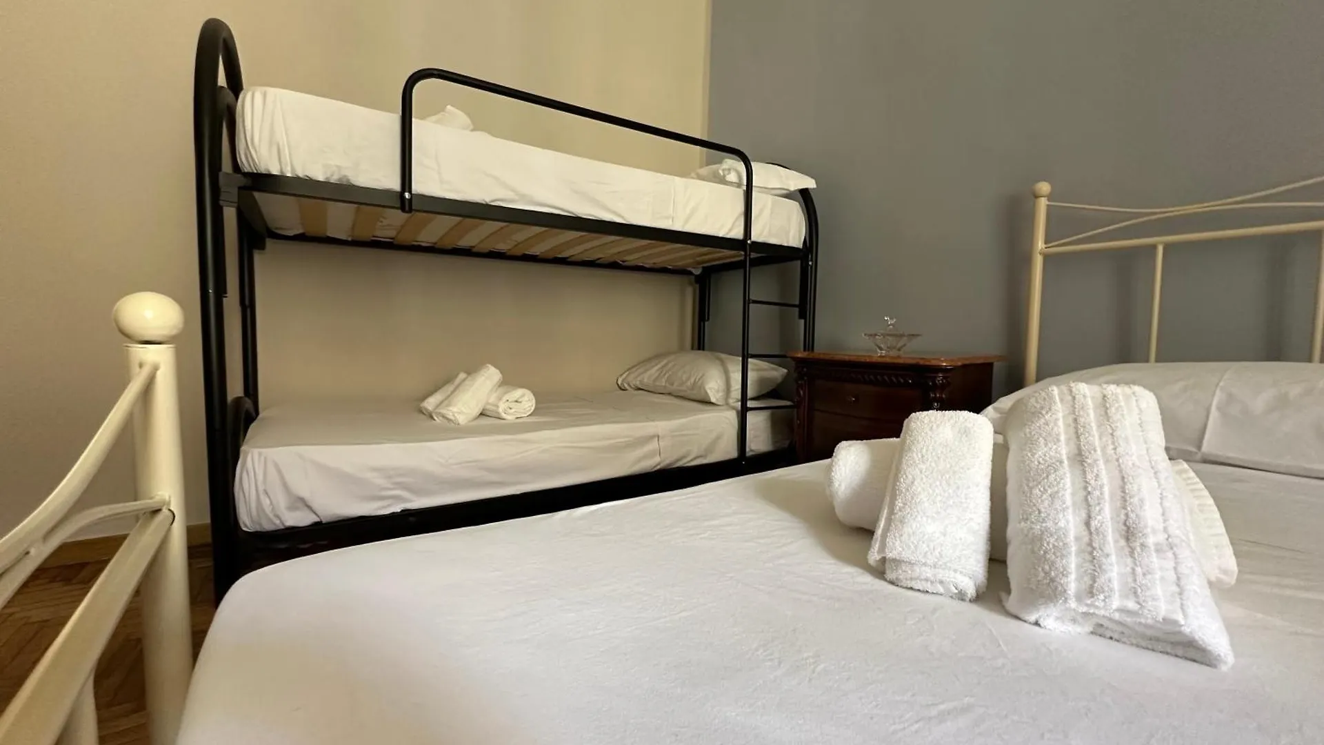 נאפולי Portanova 6 Guest House דירה